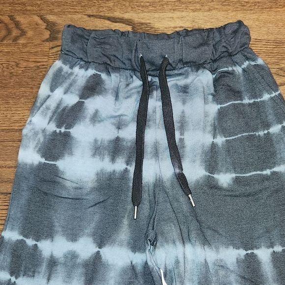 Navy Yard unisex size S shorts - Picture 2 of 5